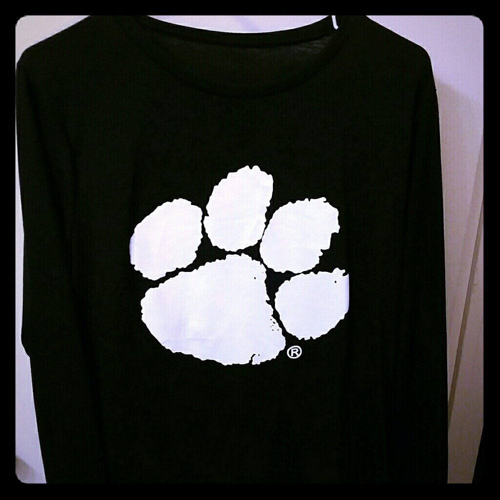 Woman's Paw sweater